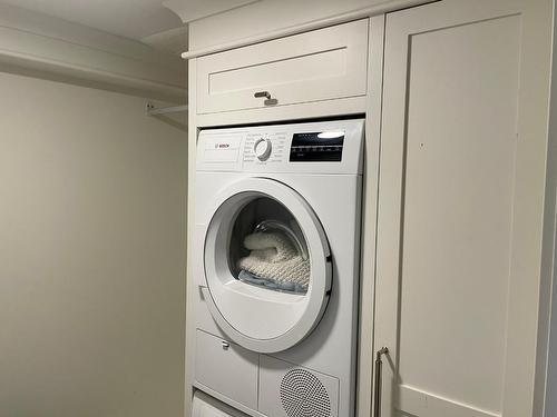 52 Sandner Rd, Christina Lake, BC - Indoor Photo Showing Laundry Room