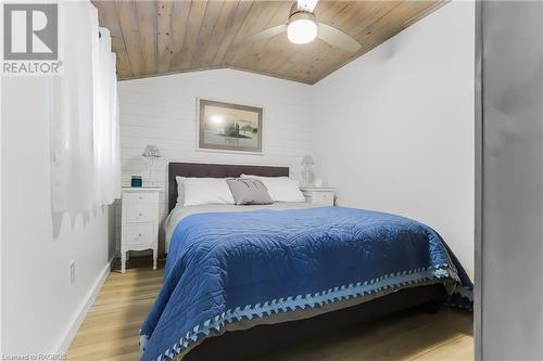 174 N Bass Lake Road N, Georgian Bluffs, ON - Indoor Photo Showing Bedroom