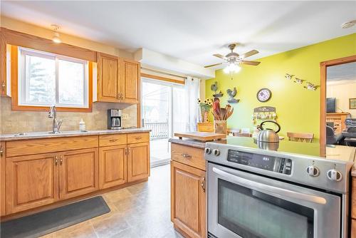 3 Phelps Avenue, Grimsby, ON - Indoor Photo Showing Kitchen With Double Sink