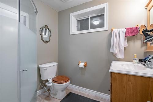 3 Phelps Avenue, Grimsby, ON - Indoor Photo Showing Bathroom