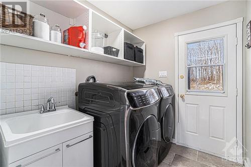 106 Redpath Road, Carleton Place, ON - Indoor Photo Showing Laundry Room