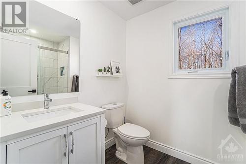 106 Redpath Road, Carleton Place, ON - Indoor Photo Showing Bathroom