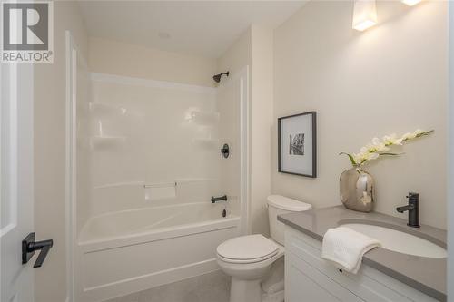 736 Anise Lane, Sarnia, ON - Indoor Photo Showing Bathroom