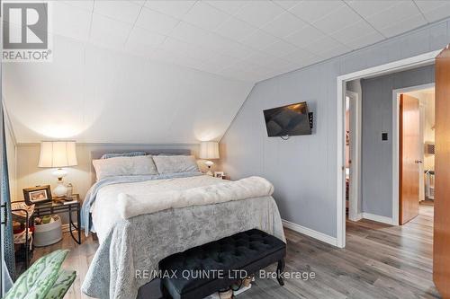 194 Upper Lake Street, Prince Edward County, ON - Indoor Photo Showing Bedroom