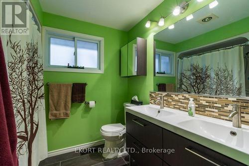 646 Bridge Street E, Belleville, ON - Indoor Photo Showing Bathroom