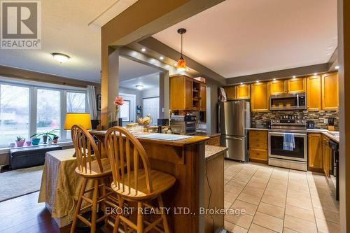 646 Bridge St E, Belleville, ON - Indoor Photo Showing Kitchen