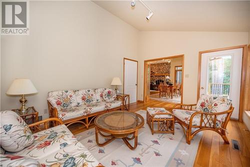 27 Rocky Shores Lane, Round Lake Centre, ON - Indoor Photo Showing Living Room