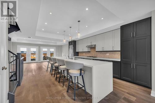 #4 -509 Elizabeth St, Burlington, ON - Indoor Photo Showing Kitchen With Upgraded Kitchen