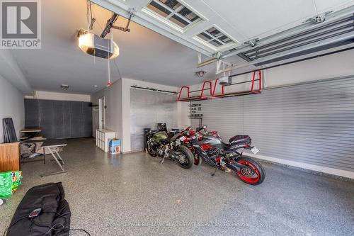 4 - 509 Elizabeth Street, Burlington, ON - Indoor Photo Showing Garage