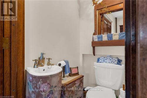 67 Fitch St, Welland, ON - Indoor Photo Showing Bathroom