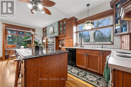 67 Fitch St, Welland, ON - Indoor Photo Showing Kitchen