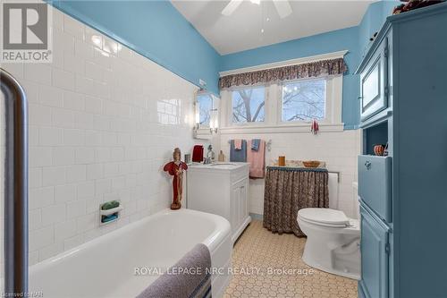 67 Fitch St, Welland, ON - Indoor Photo Showing Bathroom