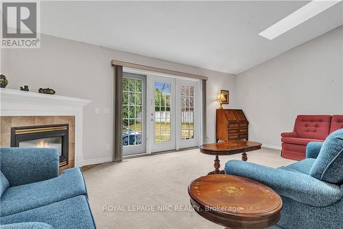 #9 -556 King St, Niagara-On-The-Lake, ON - Indoor Photo Showing Living Room With Fireplace
