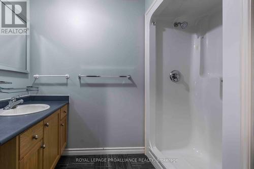 96 Finch Drive, Belleville, ON - Indoor Photo Showing Bathroom