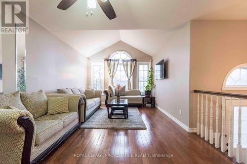 96 Finch Dr, Belleville, ON - Indoor Photo Showing Living Room