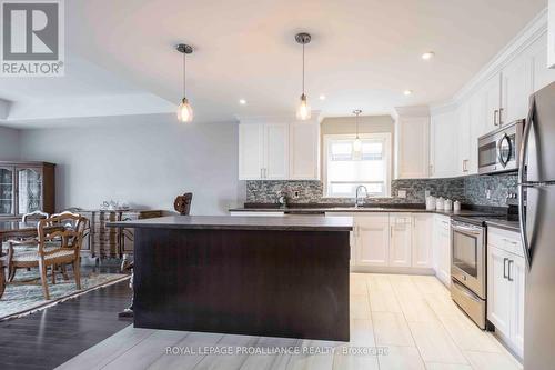 8 Crews Cres, Quinte West, ON - Indoor Photo Showing Kitchen With Upgraded Kitchen
