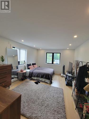 215 Bayview Ave, Georgina, ON - Indoor Photo Showing Bedroom