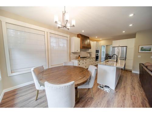 891 46Th Avenue S, Cranbrook, BC - Indoor Photo Showing Dining Room