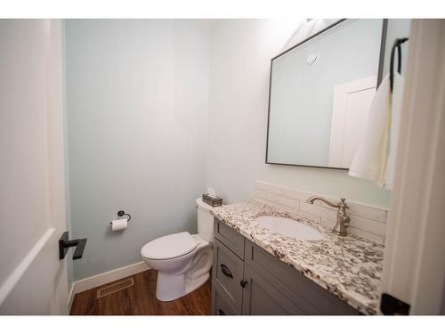 891 46Th Avenue S, Cranbrook, BC - Indoor Photo Showing Bathroom
