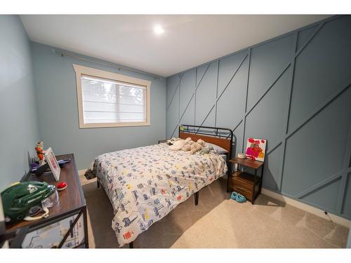 891 46Th Avenue S, Cranbrook, BC - Indoor Photo Showing Bedroom