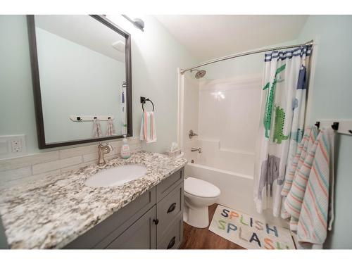 891 46Th Avenue S, Cranbrook, BC - Indoor Photo Showing Bathroom