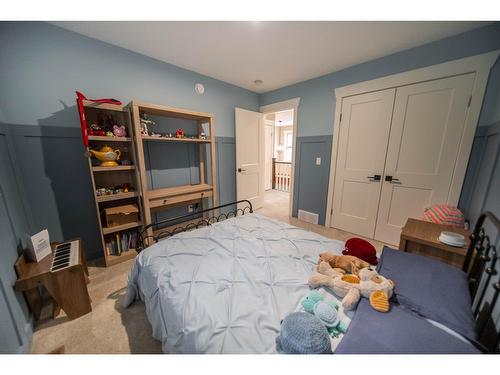 891 46Th Avenue S, Cranbrook, BC - Indoor Photo Showing Bedroom