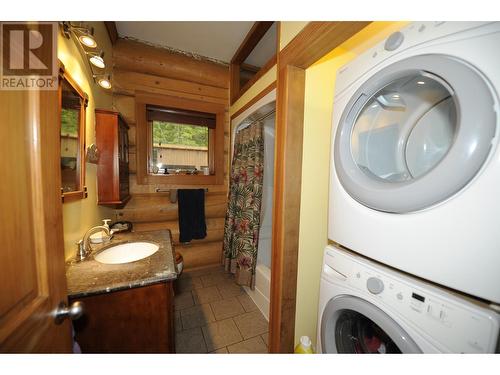 2037 Singlehurst Road, Terrace, BC - Indoor Photo Showing Laundry Room