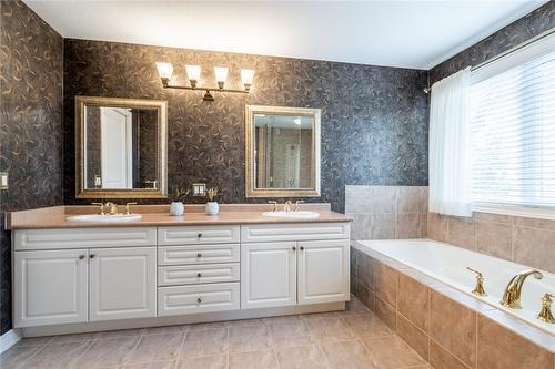 5 Maryheather Crescent, Flamborough, ON - Indoor Photo Showing Bathroom
