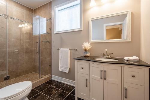 5 Maryheather Crescent, Flamborough, ON - Indoor Photo Showing Bathroom