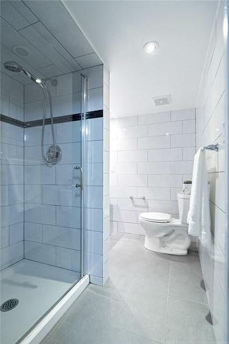 275 Herkimer Street, Hamilton, ON - Indoor Photo Showing Bathroom