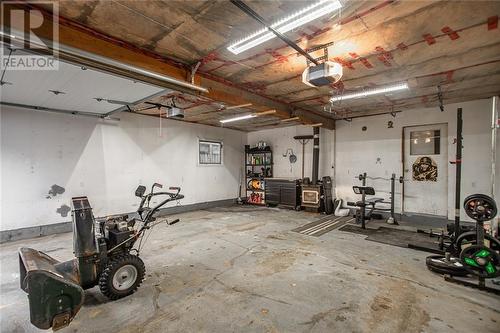 627 Anne Street, Petawawa, ON - Indoor Photo Showing Garage