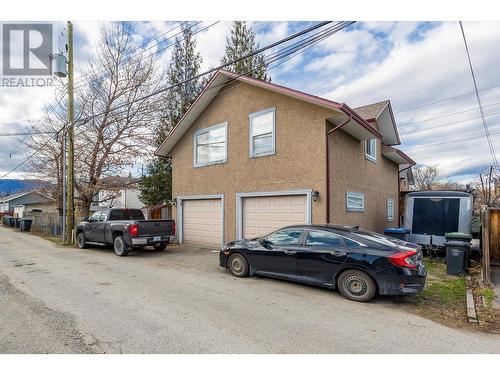 857-859 Cadder Avenue, Kelowna, BC - Outdoor With Exterior