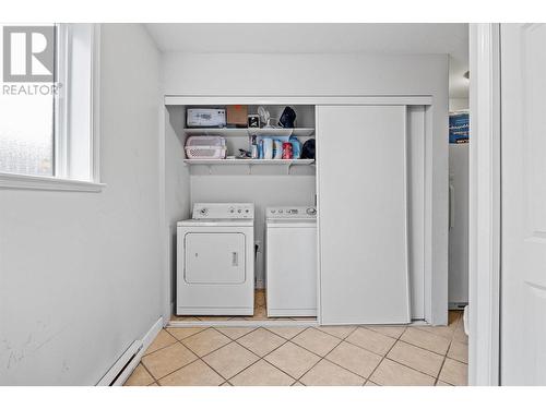 857-859 Cadder Avenue, Kelowna, BC - Indoor Photo Showing Laundry Room