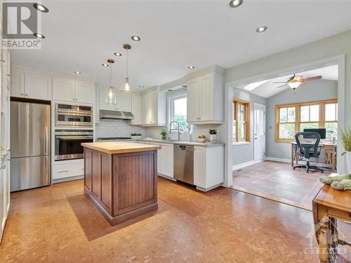 222 Walden Drive, Ottawa, ON - Indoor Photo Showing Kitchen With Upgraded Kitchen