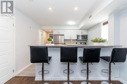 B12 - 190 Century Hill Drive, Kitchener, ON - Indoor Photo Showing Kitchen With Upgraded Kitchen