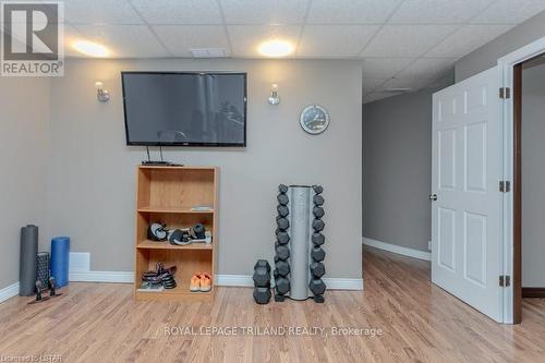 852 Richmond St, Thames Centre, ON - Indoor Photo Showing Other Room