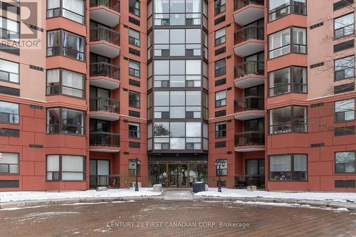 #810 -600 Talbot St, London, ON - Outdoor With Balcony With Facade