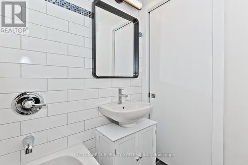 137 Lottridge St, Hamilton, ON - Indoor Photo Showing Bathroom