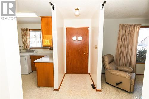 105 Bayne Street, Luseland, SK - Indoor