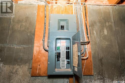 105 Bayne Street, Luseland, SK - Indoor Photo Showing Basement