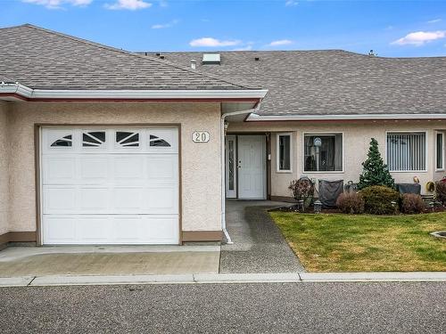 20-1874 Parkview Crescent, Kelowna, BC - Outdoor