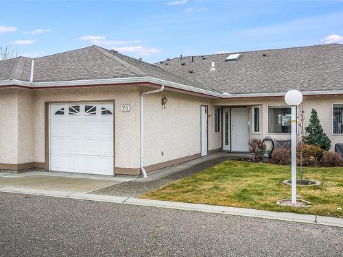20-1874 Parkview Crescent, Kelowna, BC - Outdoor