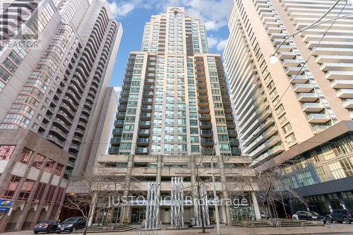 #1108 -750 Bay St, Toronto, ON - Outdoor With Facade
