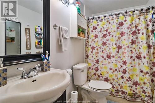 80 Oakland Ave, Moncton, NB - Indoor Photo Showing Bathroom