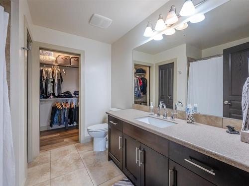 111-250 Waterford Avenue, Penticton, BC - Indoor Photo Showing Bathroom