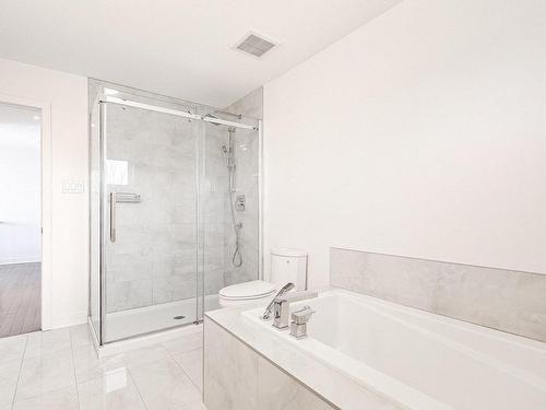 Salle de bains - 996 Rue Éluard, Laval (Fabreville), QC - Indoor Photo Showing Bathroom