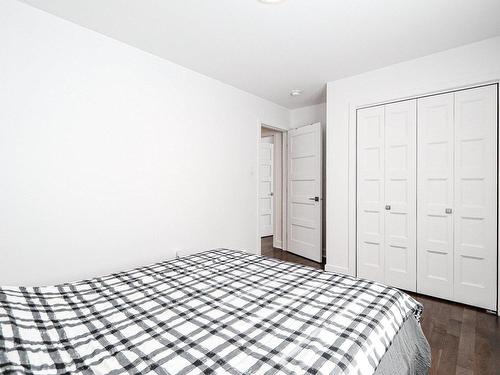 Chambre Ã Â coucher - 996 Rue Éluard, Laval (Fabreville), QC - Indoor Photo Showing Bedroom