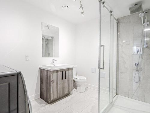 Salle de bains - 996 Rue Éluard, Laval (Fabreville), QC - Indoor Photo Showing Bathroom