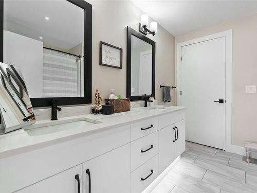 503-110 Ellis Street, Penticton, BC - Indoor Photo Showing Bathroom