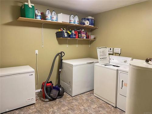 102 Springhill Rd, Port Mcneill, BC - Indoor Photo Showing Laundry Room